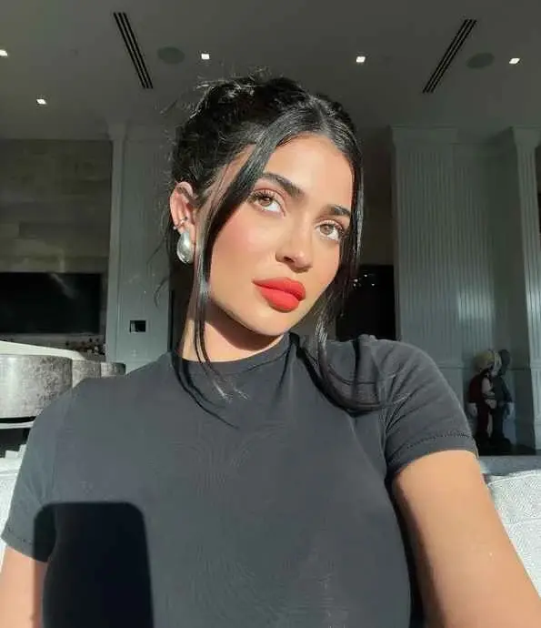 Kylie Jenner Vermögen, Eltern, Alter, Ehemann, Kinder, Größe