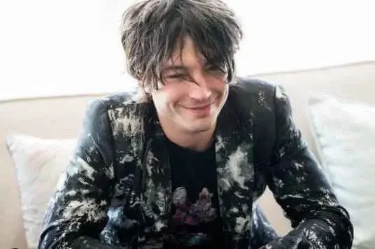 Ezra Miller Parents, Taille, Poids, Fortune, Origine & Âge…