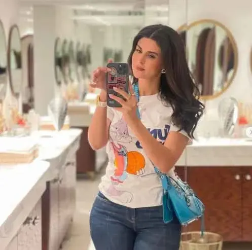 Salma Rachid Et Son Mari, Taille, Poids, Origine, Parents, Fortune, Âge