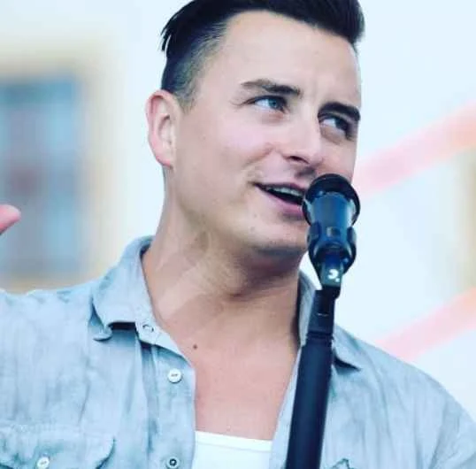 Andreas Gabalier Vermögen, Eltern, Alter, Ehefrau, Kinder, Größe