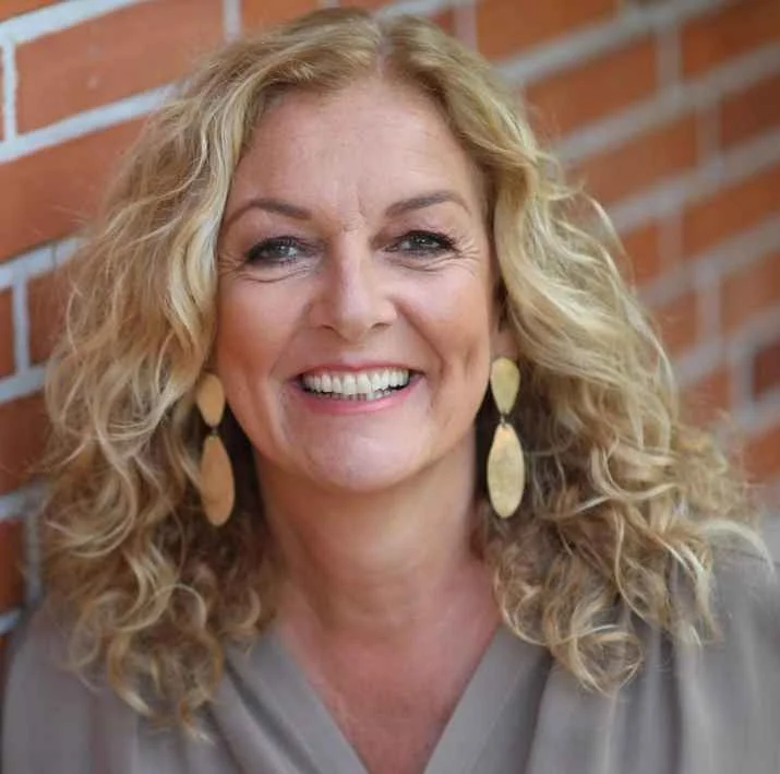 Bettine Jung Alter, Vermögen, Eltern, Ehemann, Kinder, Größe…