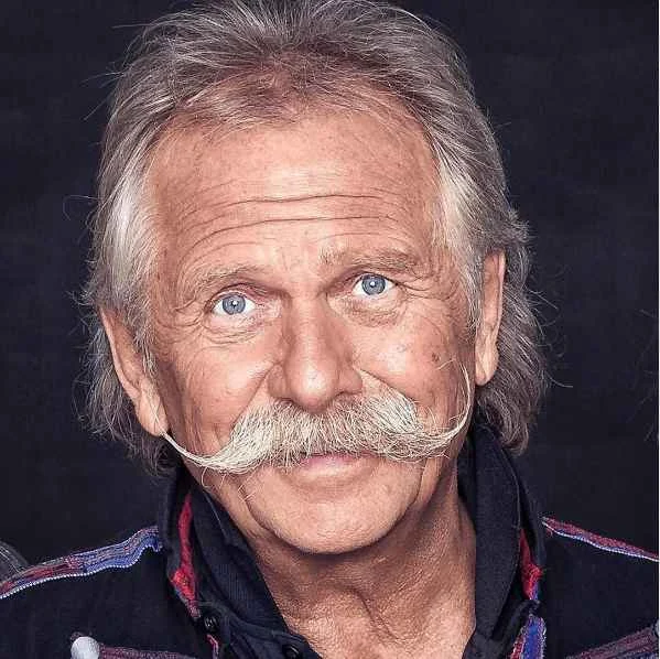 Henning Krautmacher Vermögen, Eltern, Alter, Ehefrau, Kinder