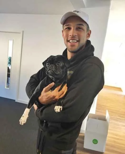 Simon Desue Vermögen, Eltern, Alter, Ehefrau, Kinder, Größe