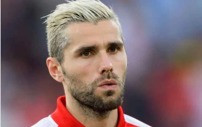Valon Behrami Vermögen, Eltern, Alter, Ehefrau, Kinder, Größe